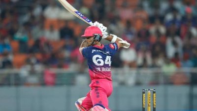 india-test-squad-new-zealand-2026-yashasvi-jaiswal-dhruv-jurel-ravindra-jadeja-hi.Click to read full article.
