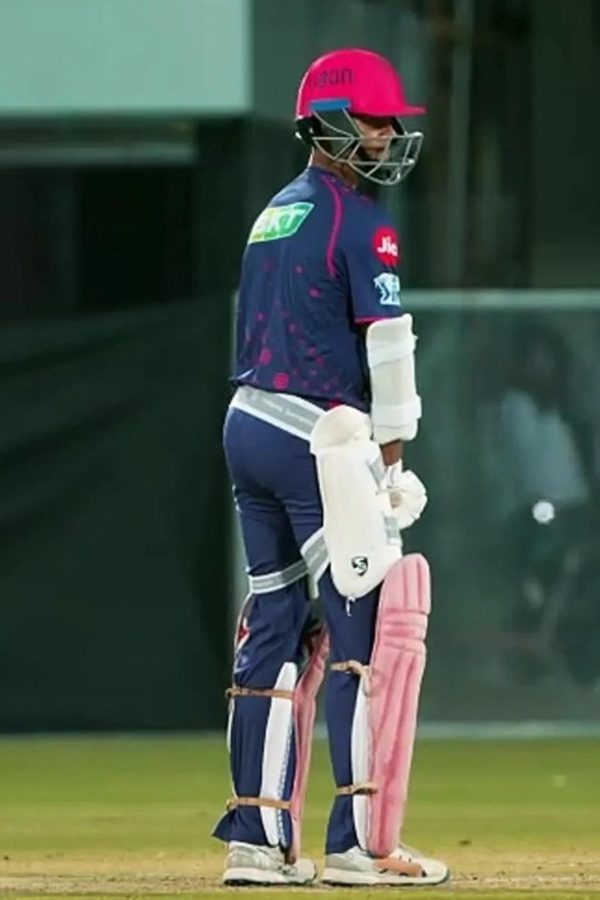 yashasvi-clears-the-ground-with-a-stunning-shot-x9fuzbk.Click to read full article.