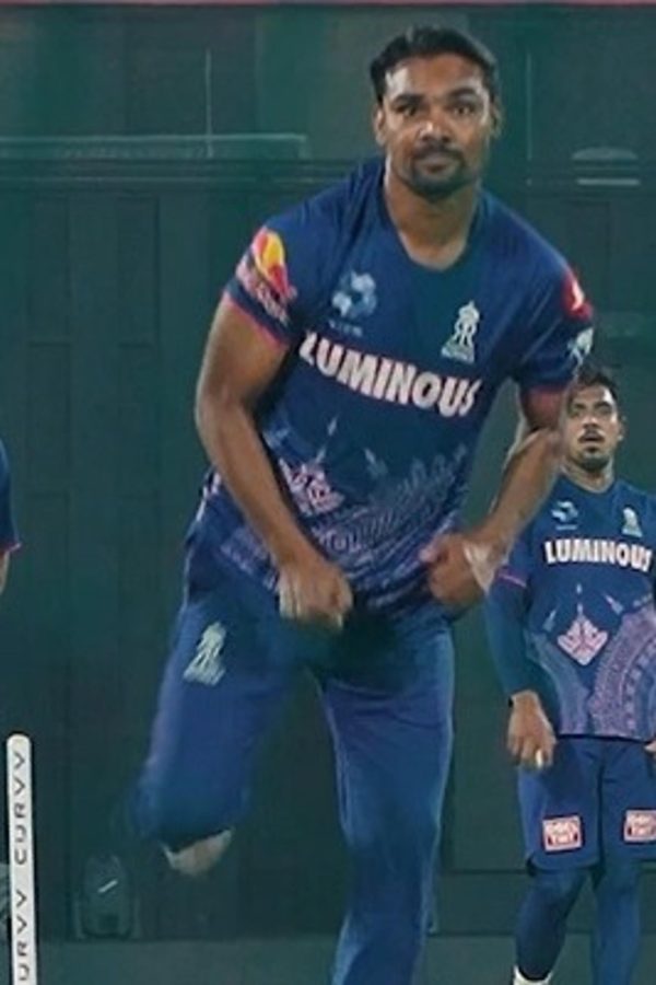 sandy-hits-the-right-areas-in-the-nets-x9hiwq0.Click to read full article.