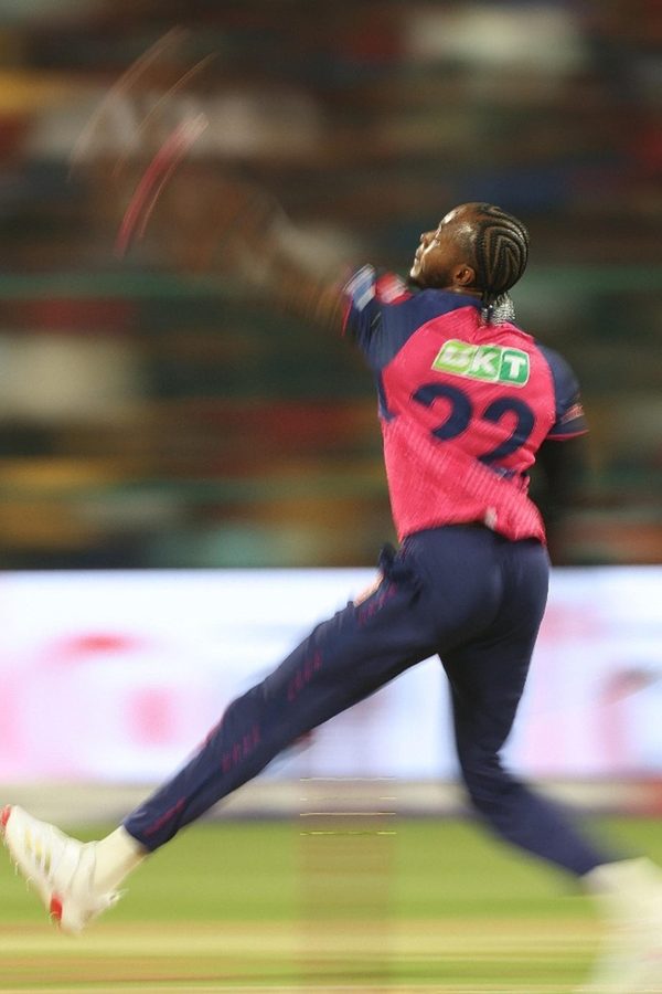 ipl-2025-rcb-vs-rr-jofra-gets-the-king-kohli-departs-x9j1xbw.Click to read full article.