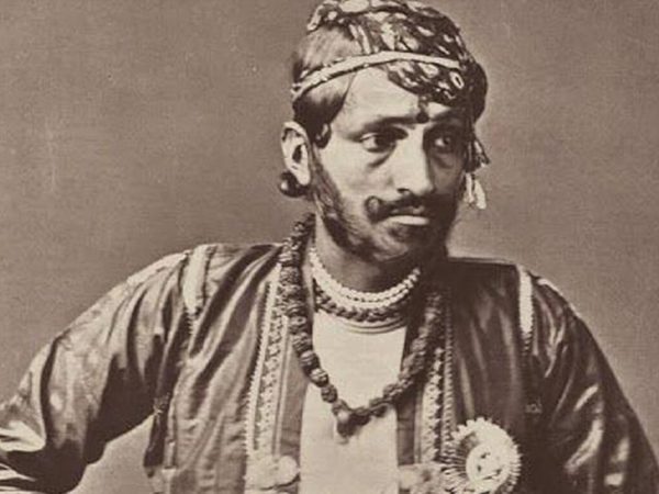 gift-giving-and-the-art-of-diplomacy-in-the-19th-century-jaipur-court.Click to read full article.